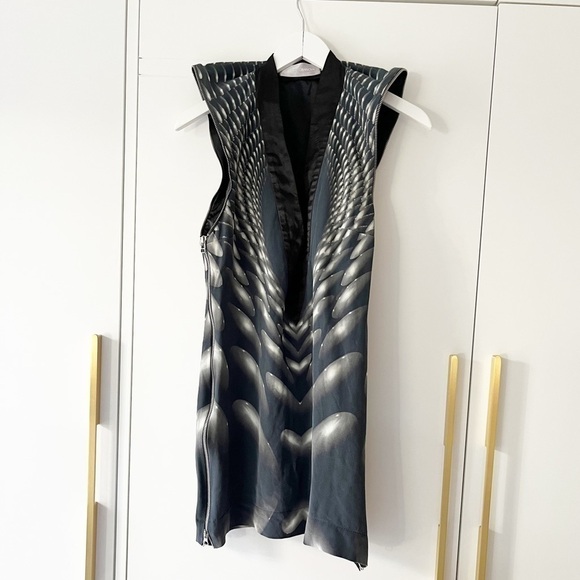 Designer dress 100% Silk plunging neckline - Picture 1 of 8